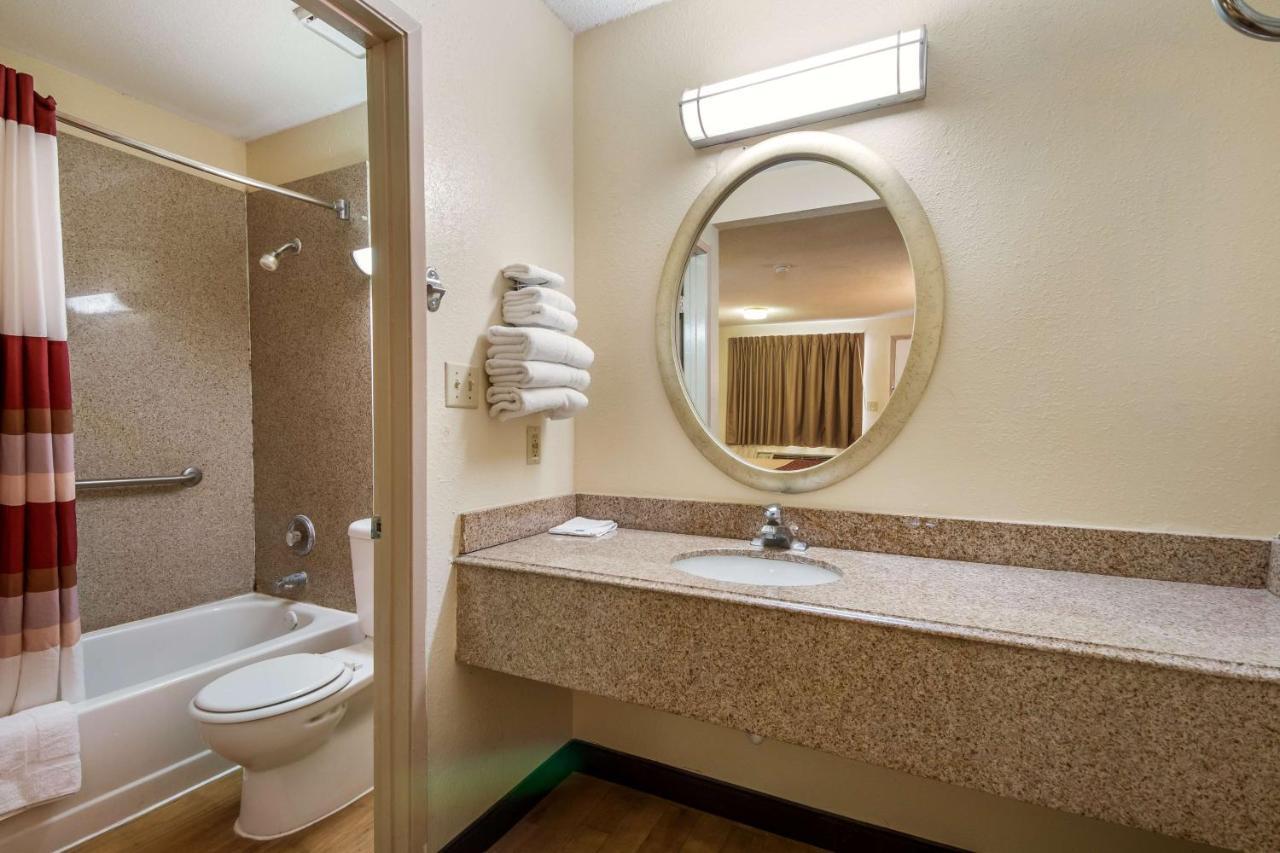 Travelodge By Wyndham San Antonio Lackland Afb North Exterior photo