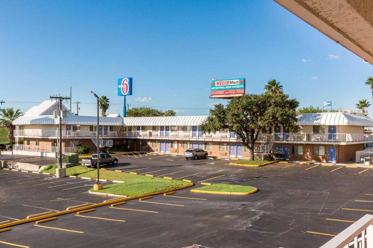 Travelodge By Wyndham San Antonio Lackland Afb North Exterior photo
