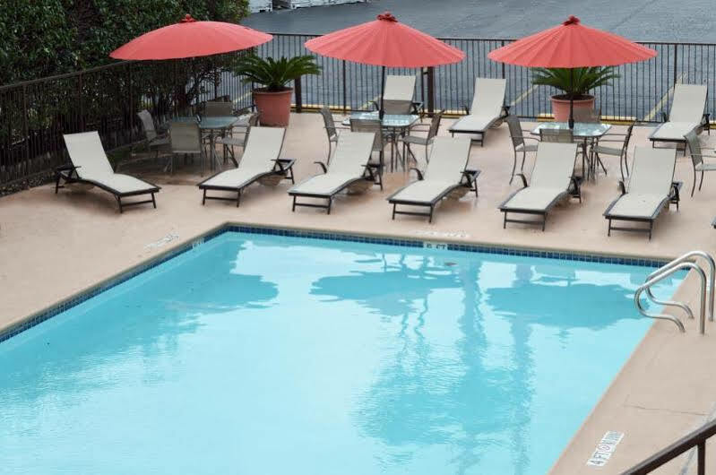 Travelodge By Wyndham San Antonio Lackland Afb North Exterior photo